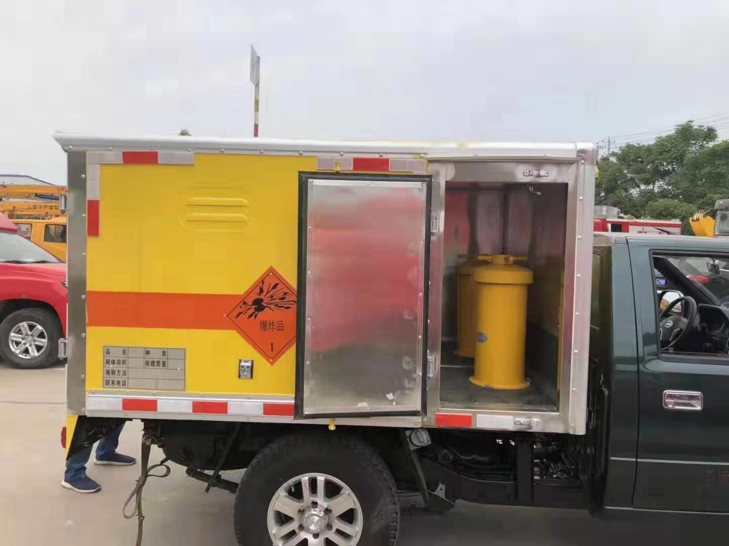 青湖路街道爆破器材运输车行业深度解析：规格选择与运输效能的更优配置